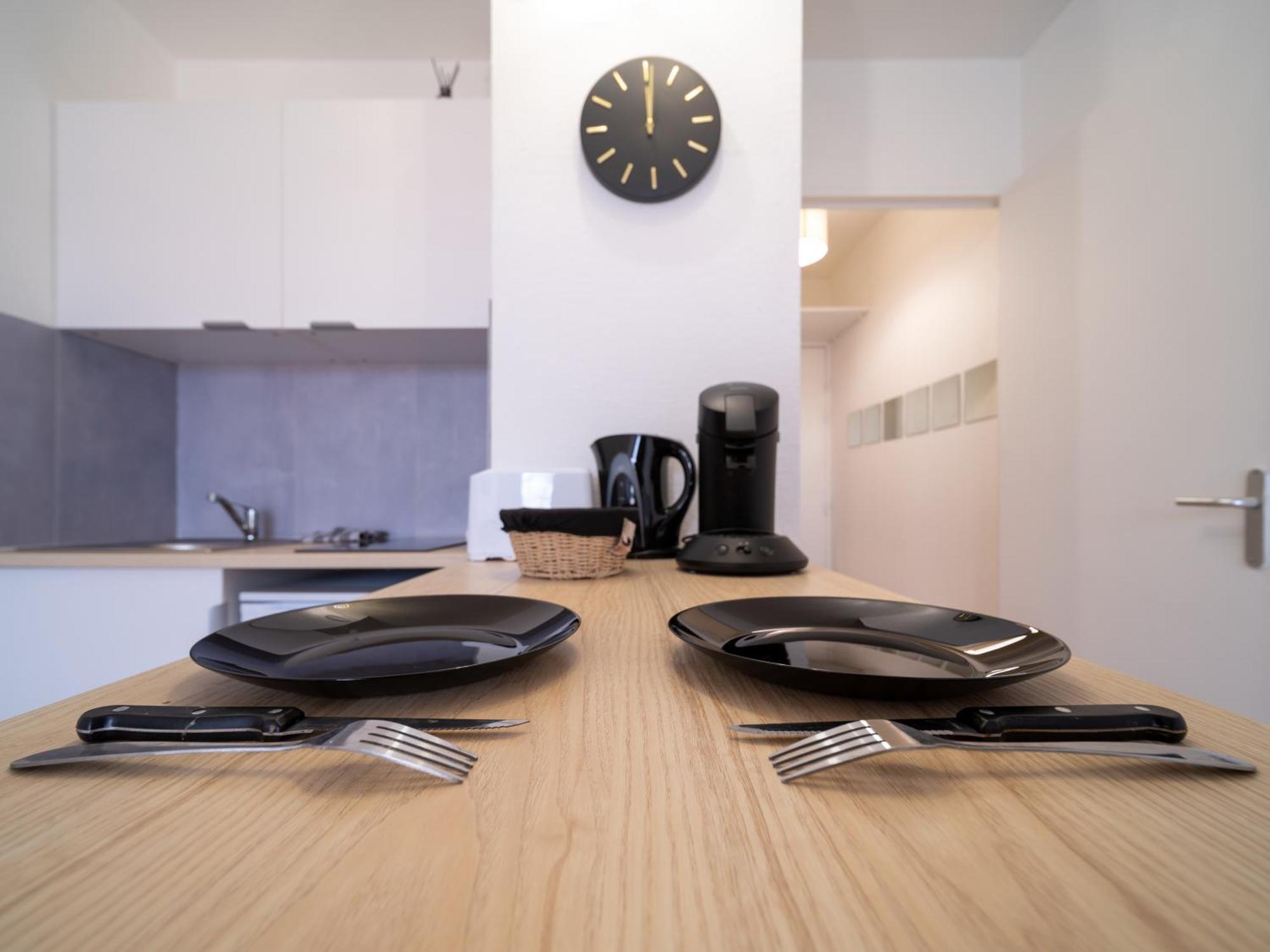 Equipe A 6min De La Gare St Charles Apartment
